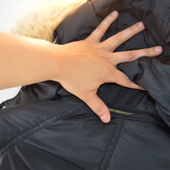 Cole Haan Puffer Coat w/ Coyote Fur Trimmed Hood - Picture 4 of 8